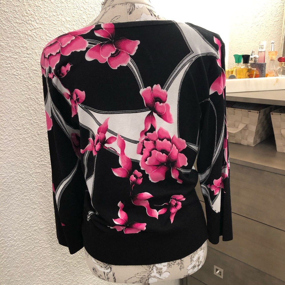 Button Down Sweater ♦️Final Price♦️ - Picture 2 of 3